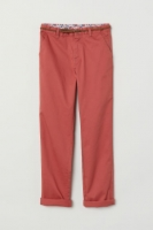  Chinos with belt 11.00 €