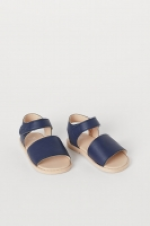  Sandals 6.00 €