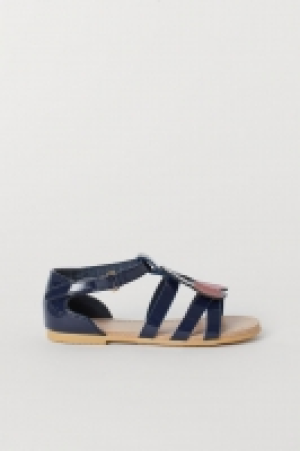  Sandals with an appliqué 3.00 €