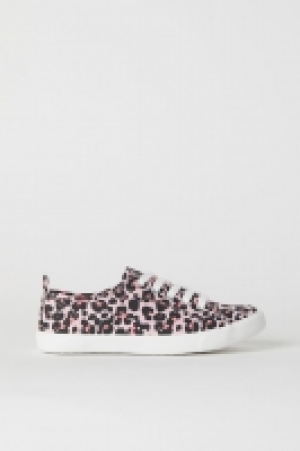  Canvas trainers 7.00 €