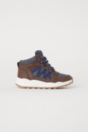  Hi-tops 24.00 €