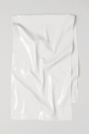  Reversible sequin table runner 16.00 €