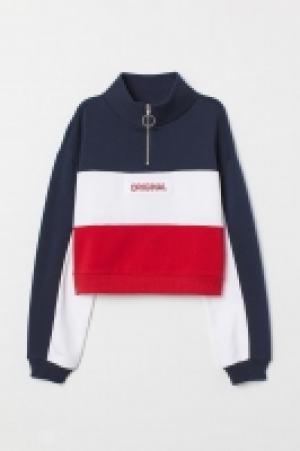  Stand-up collar sweatshirt 10.00 €