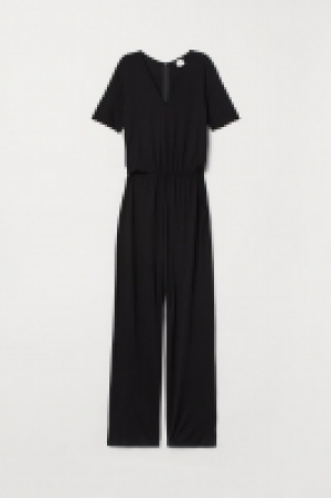  V-neck jumpsuit 13.00 €