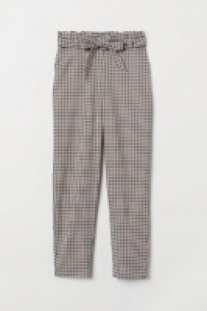  Pull-on cigarette trousers 16.00 €