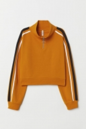  Stand-up collar sweatshirt 7.00 €
