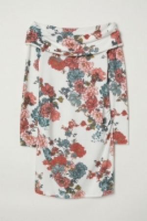  MAMA Off-the-shoulder top 7.00 €