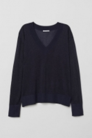  Knitted jumper 25.00 €