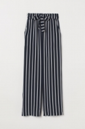  Wide paper bag trousers 10.00 €