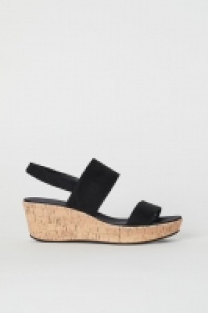  Wedge-heel sandals 16.00 €