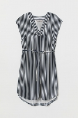  V-neck dress 6.00 €
