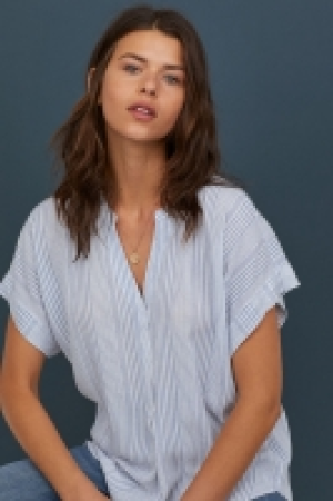  Crinkled blouse 7.00 €