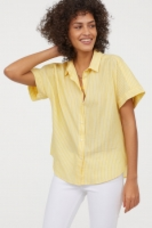  Short-sleeved cotton shirt 6.00 €
