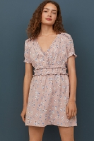  Frilled dress 10.00 €