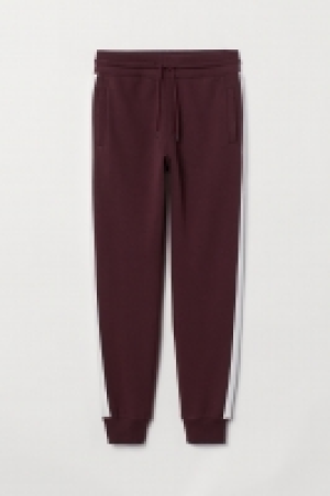  Joggers with side stripes 8.00 €