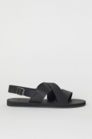  Sandals 10.00 €