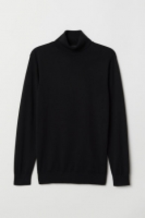  Knitted polo-neck jumper 10.00 €