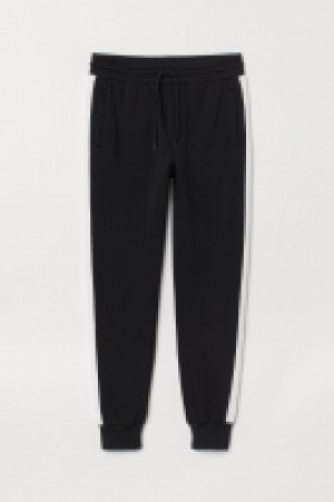  Joggers with side stripes 13.00 €