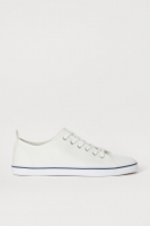  Canvas trainers 13.00 €