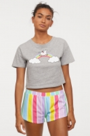  Pyjama top and shorts 7.00 €