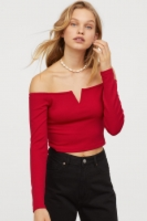  Off-the-shoulder top 3.00 €