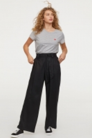  Wide trousers 8.00 €