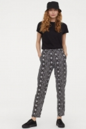  Elasticated viscose trousers 5.00 €