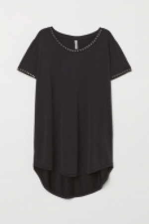  T-shirt with studs 16.00 €