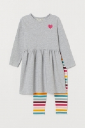  Dress and leggings 8.00 €