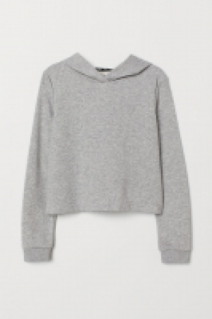  Short hooded top 7.00 €