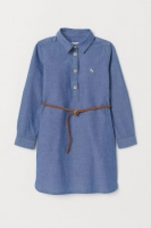  Dress with a belt 8.00 €
