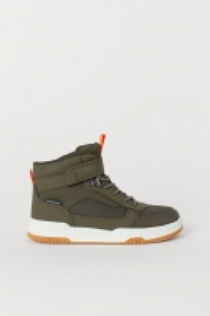  Waterproof hi-tops 16.00 €