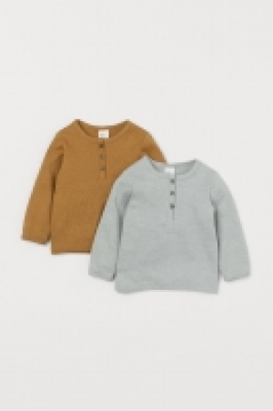  2-pack Henley tops 9.00 €