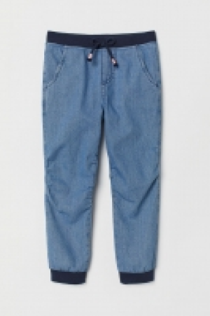  Pull-on trousers 8.00 €