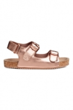  Suede sandals 18.00 €