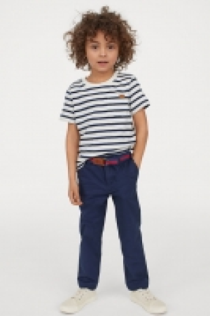 Trousers with a belt 13.00 €