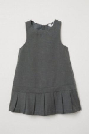  Pleated dress 10.00 €