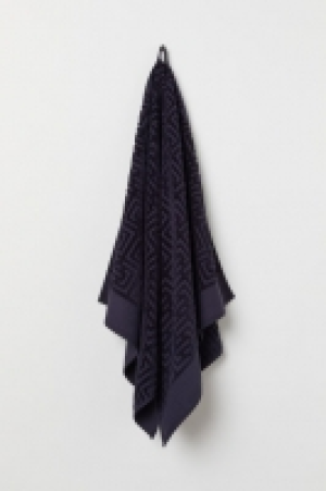  Jacquard-weave bath towel 10.00 €