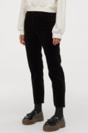  Ankle-length corduroy trousers 13.00 €