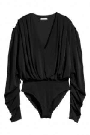 HM   Draped body