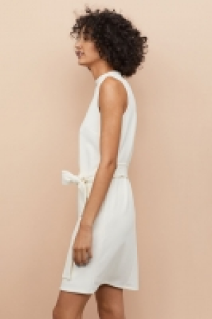  Dress with a tie belt 15.00 €