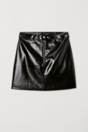 HM   Patent skirt