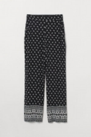  Wide pull-on trousers 8.00 €