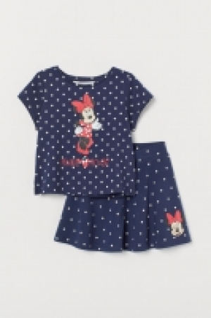  Top and skirt 8.00 €