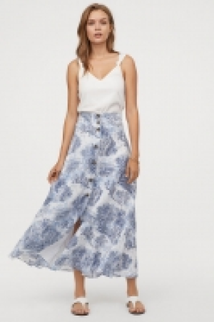  Skirt with buttons 22.00 €