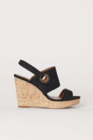  Wedge-heel sandals 17.00 €