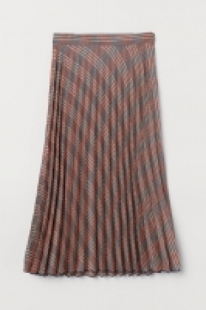  Pleated skirt 15.00 €