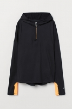  Hooded running top 18.00 €