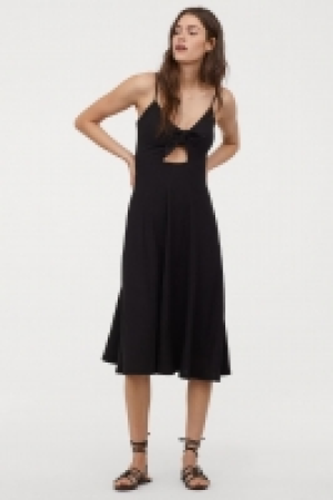  Cut-out dress 15.00 €