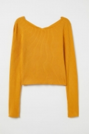  Ribbed jumper 6.00 €
